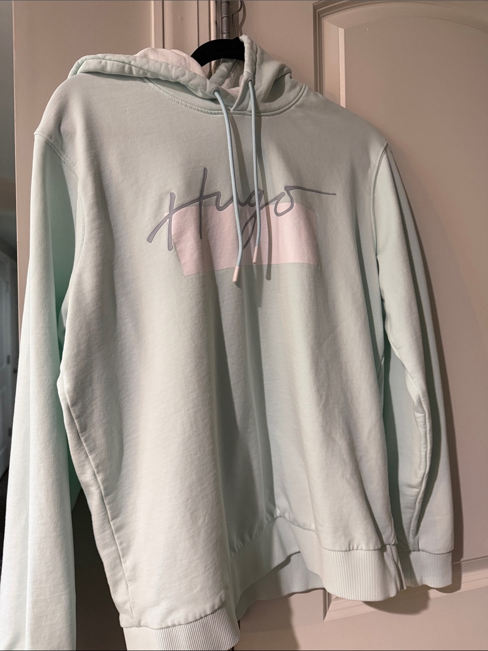 HUGO Mint Green Crewneck Hoodie with Subtle Script Logo Medium